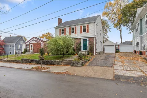 96 Woodbine St, Providence, RI 02906