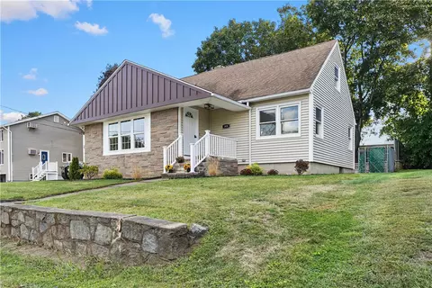149 Yeoman Ave, Cranston, RI 02920