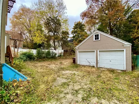 Exterior - 517 Fairmount St, Woonsocket, RI 02895 photo 4 of 8