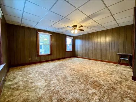 Living - 517 Fairmount St, Woonsocket, RI 02895 photo 3 of 4