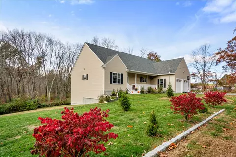 211 Whipple Ave, Oakland, RI 02858