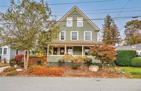 63 Greenwood Ave, Rumford, RI 02916