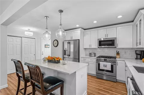 21 Wuddall Ave, Warwick, RI 02889 photo 8