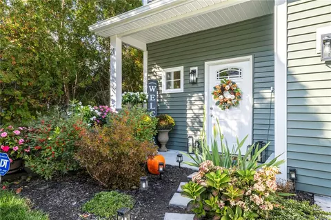 21 Wuddall Ave, Warwick, RI 02889 photo 4