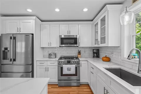 21 Wuddall Ave, Warwick, RI 02889 photo 9