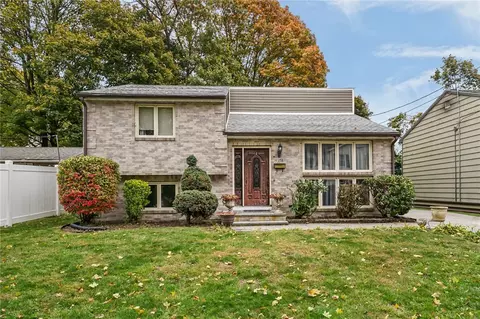 153 Morris St, Cumberland, RI 02864