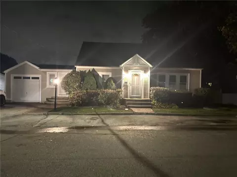 29 Zipporah St, North Providence, RI 02911