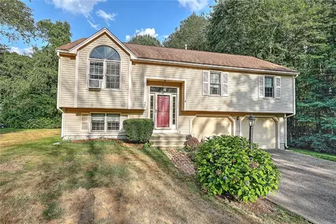 447 Cumberland Ave, North Attleboro, MA 02760