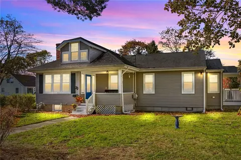 79 Carpenter St, Warwick, RI 02886