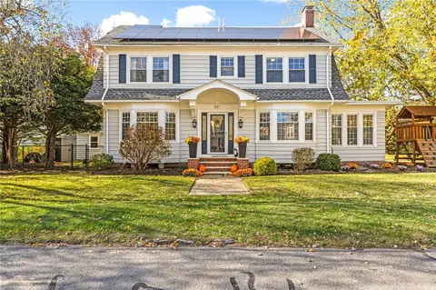 241 Wilson Ave, Rumford, RI 02916