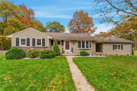 160 Shirley Dr, Cumberland, RI 02864