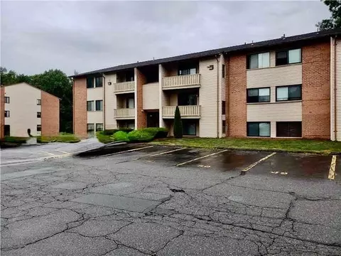 1137 Hartford Ave #3A, Johnston, RI 02919