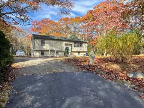 4207 S County Trl, Charlestown, RI 02813