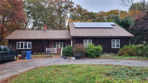 75 Rowe Dr, Cranston, RI 02921