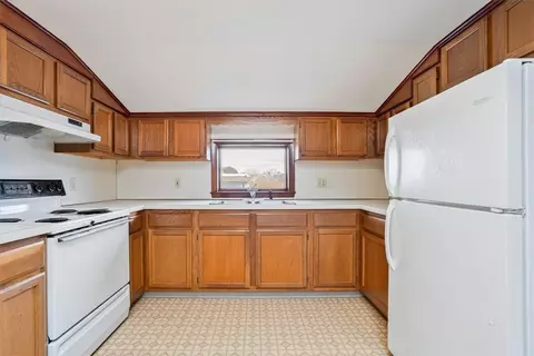 Kitchen - 39 Broad St, Warren, RI 02885 photo 6 of 6