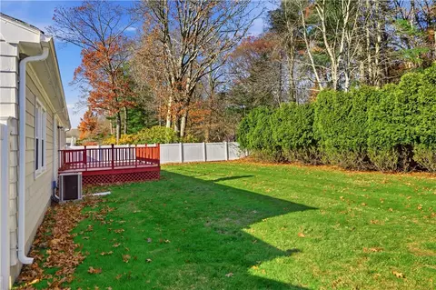 Exterior - 46 Tanglewood Dr, Riverside, RI 02915 photo 8 of 13