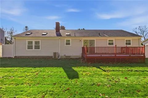 Exterior - 46 Tanglewood Dr, Riverside, RI 02915 photo 13 of 13