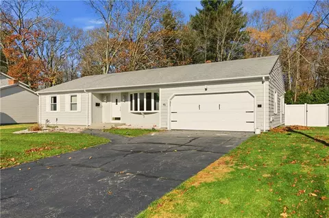 Exterior - 46 Tanglewood Dr, Riverside, RI 02915 photo 7 of 13