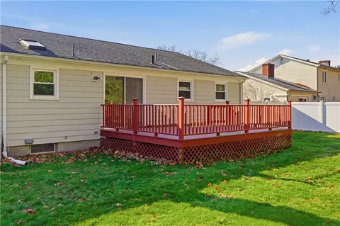 Exterior - 46 Tanglewood Dr, Riverside, RI 02915 photo 10 of 13