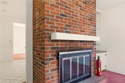 Living - 46 Tanglewood Dr, Riverside, RI 02915 photo 8 of 9