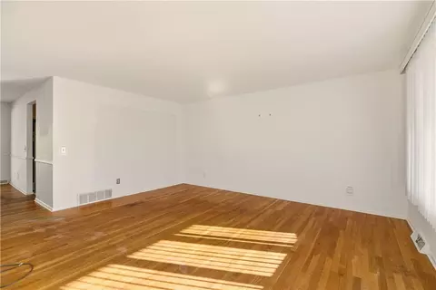 Living - 46 Tanglewood Dr, Riverside, RI 02915 photo 1 of 9