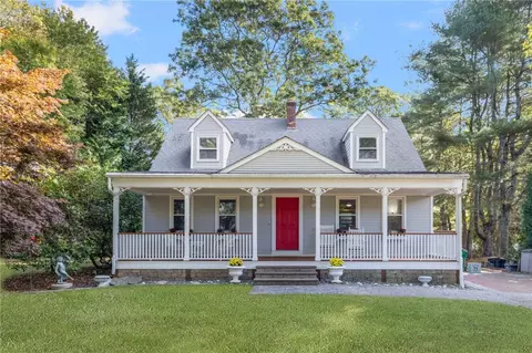 5 Secluded Dr, South Kingstown, RI 02879