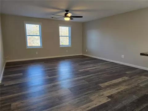 Living - 302 Chopmist Hill Rd, Glocester, RI 02814 photo 3 of 11