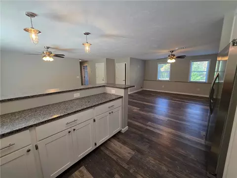 Living - 302 Chopmist Hill Rd, Glocester, RI 02814 photo 10 of 11