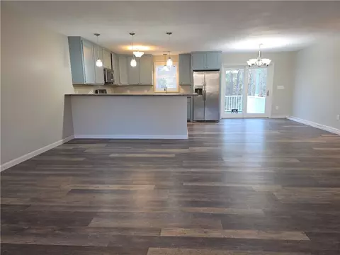 Living - 302 Chopmist Hill Rd, Glocester, RI 02814 photo 5 of 11