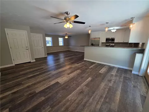 Living - 302 Chopmist Hill Rd, Glocester, RI 02814 photo 7 of 11