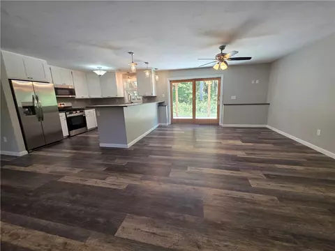 Living - 302 Chopmist Hill Rd, Glocester, RI 02814 photo 11 of 11