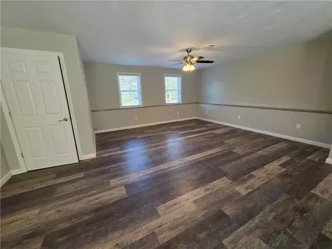 Living - 302 Chopmist Hill Rd, Glocester, RI 02814 photo 8 of 11