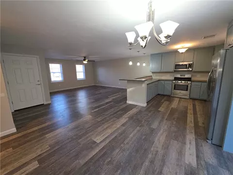 Living - 302 Chopmist Hill Rd, Glocester, RI 02814 photo 2 of 11