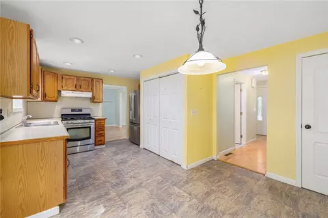 Entry Way - 341 Sumner Ave, Warwick, RI 02888 photo 1 of 1