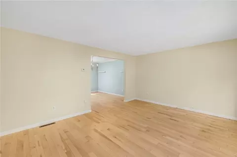 Living - 341 Sumner Ave, Warwick, RI 02888 photo 4 of 6