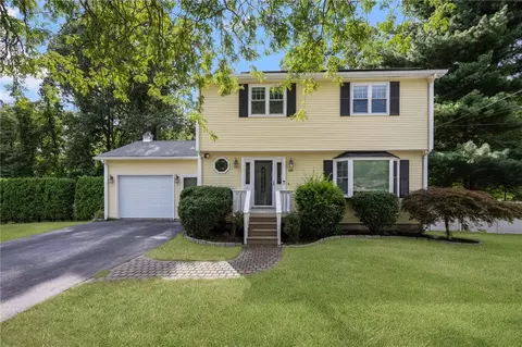 341 Sumner Ave, Warwick, RI 02888