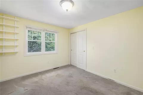 Bedroom - 341 Sumner Ave, Warwick, RI 02888 photo 6 of 10
