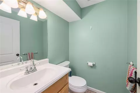 Bath - 341 Sumner Ave, Warwick, RI 02888 photo 1 of 5