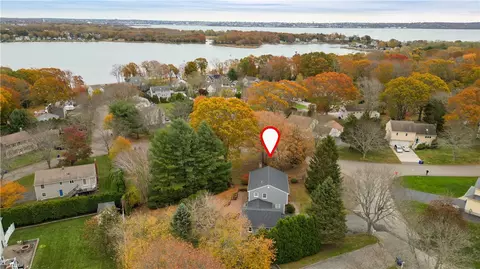 1 Betsy Dr, Bristol, RI 02809
