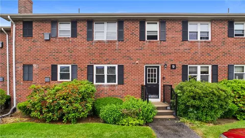 70 Carroll Ave #905, Newport, RI 02840