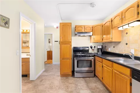 Kitchen - 3940 Post Rd #3, Warwick, RI 02886 photo 2 of 3