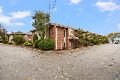 Exterior - 3940 Post Rd #3, Warwick, RI 02886 photo 1 of 2