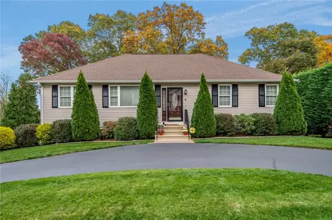6 Emerson Ct, West Warwick, RI 02893