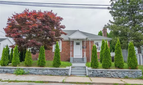 95 Elwyn St, Cranston, RI 02920