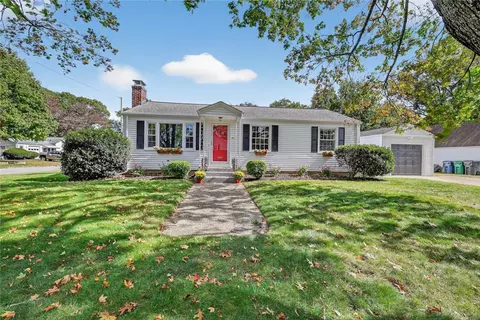 58 Canna St, Warwick, RI 02888