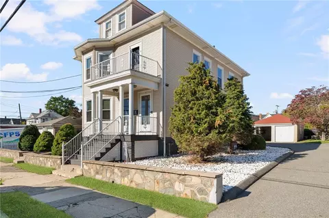 4 S Carpenter St, East Providence, RI 02914