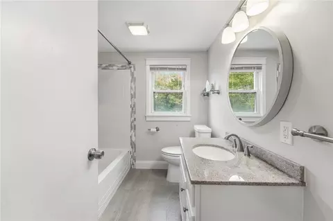 Bath - 63 Massasoit Dr, Warwick, RI 02888 photo 1 of 2