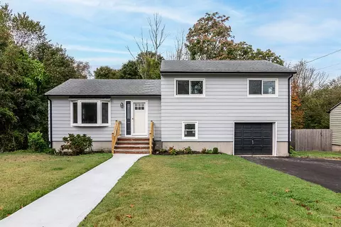 19 Nichols Ln, Westerly, RI 02891