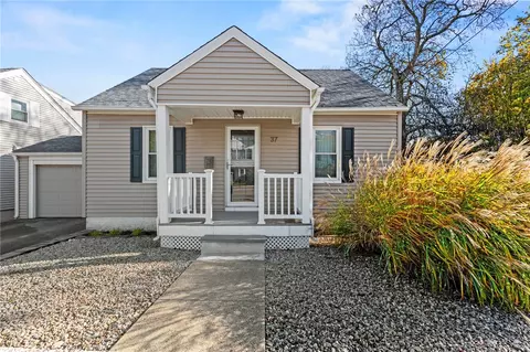 37 George Waterman Rd, Johnston, RI 02919
