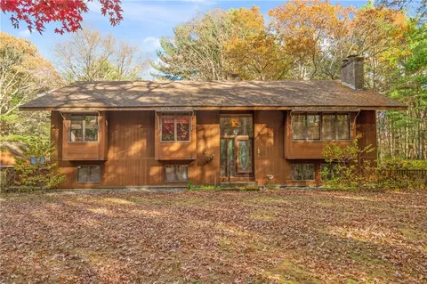 972 Reynolds Rd, Glocester, RI 02814